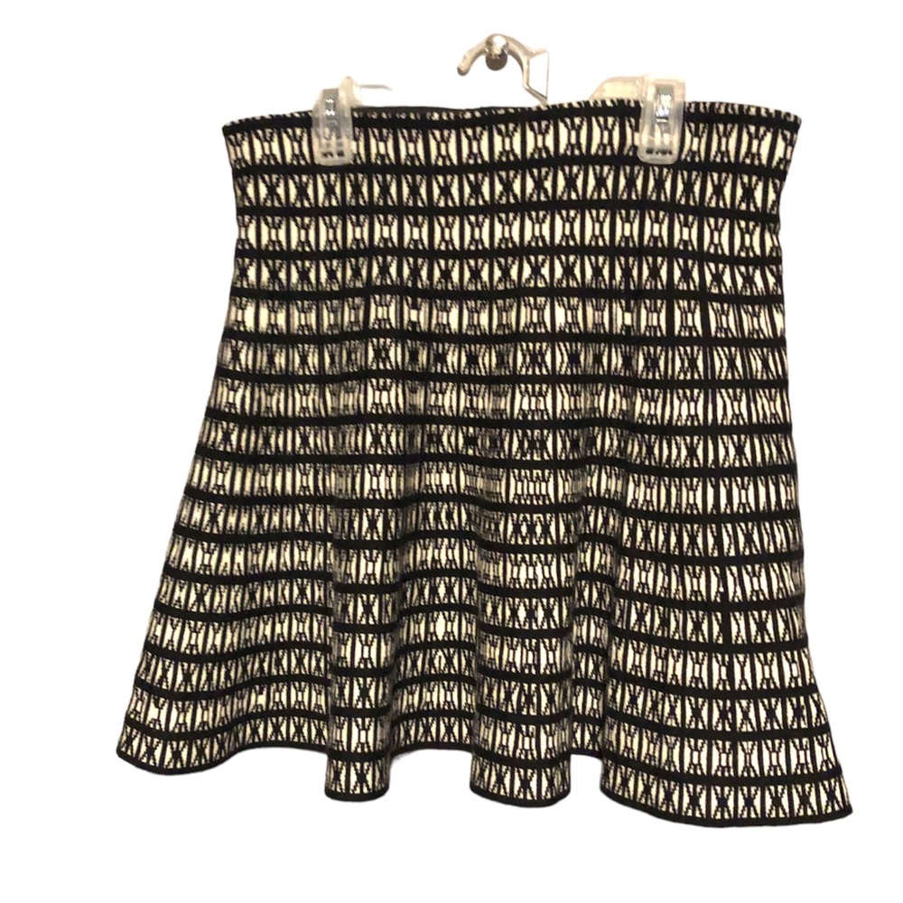 Not for sale. Cynthia Rowley black and white knit skirt. Size Large.